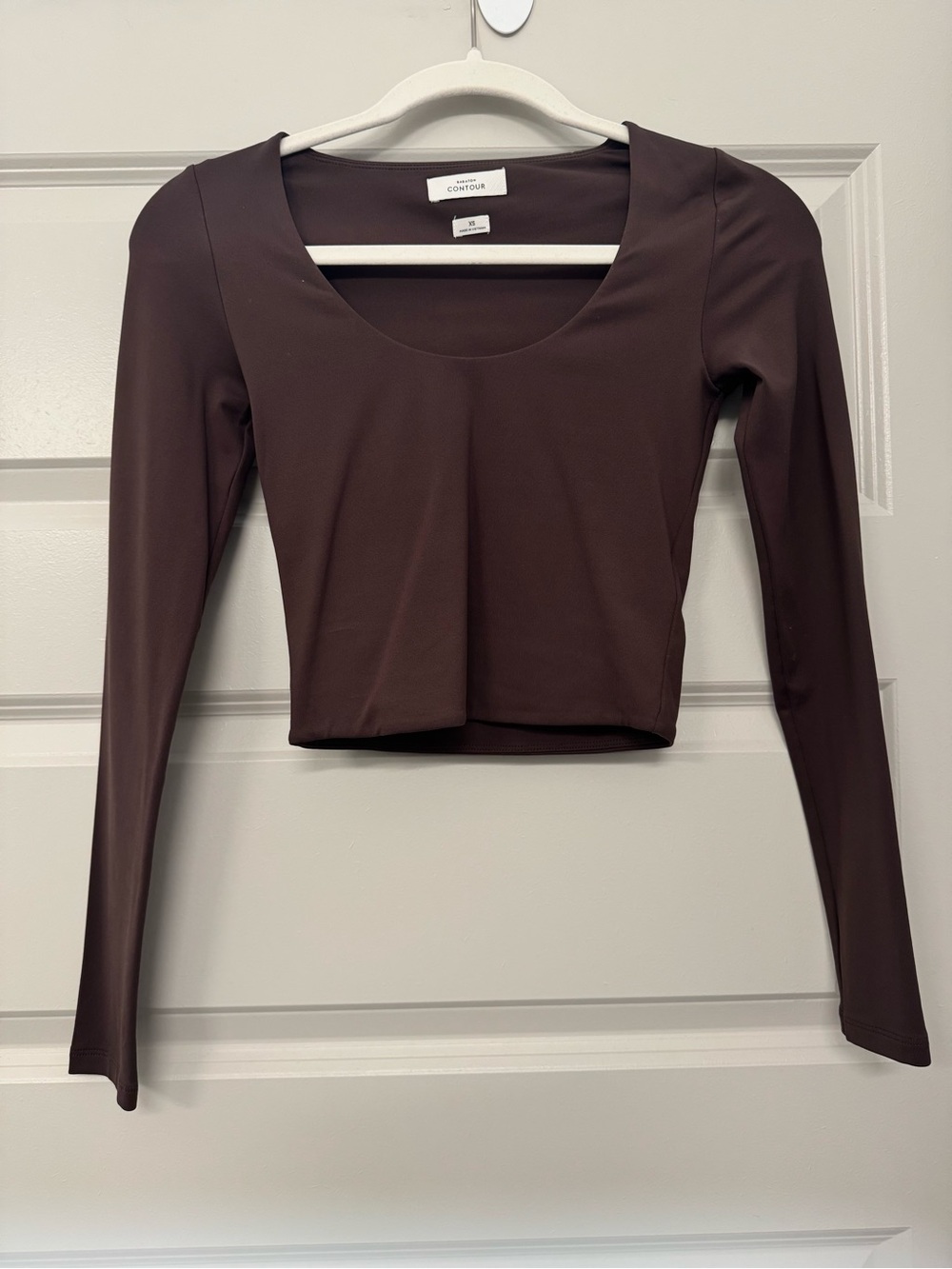 Babaton Brown Scoop Neck Long Sleeve Crop Top